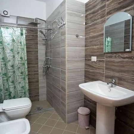 Side Comfort Flat 1 Apartment