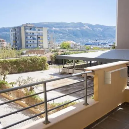 Apartment Side Comfort Flat 1 *