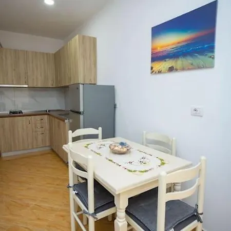 Side Comfort Flat 1 Apartment *